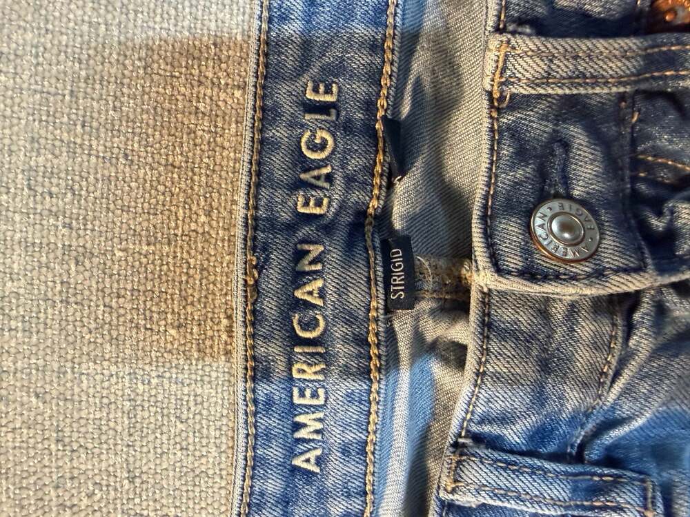 American Eagle Outfitters - Picture 5 of 10